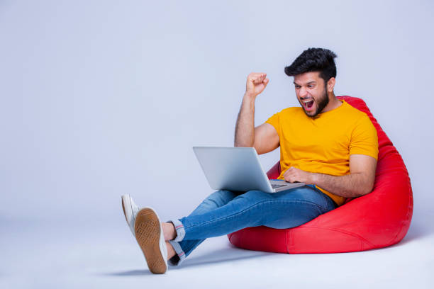 জ্ঞান অর্জনে এক ধাপ এগিয়ে যান